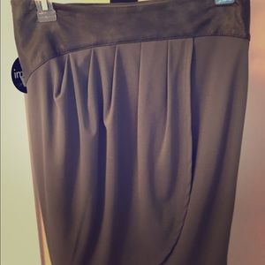 NEW Skirt